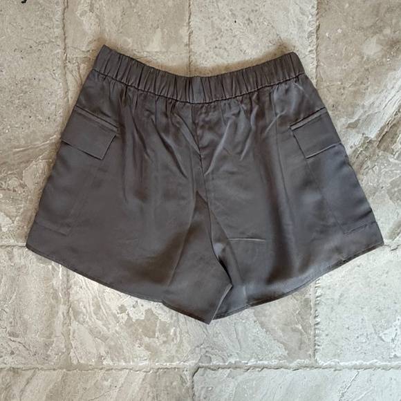 NWT Abercrombie & Fitch Beige Lounge Collection Satin Cargo Shorts (Size S) - Picture 2 of 8